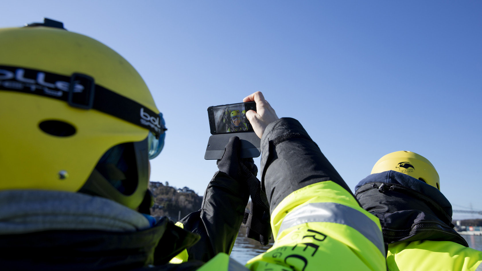 Personer på tur i RIB på et av Lerøys visningssentere