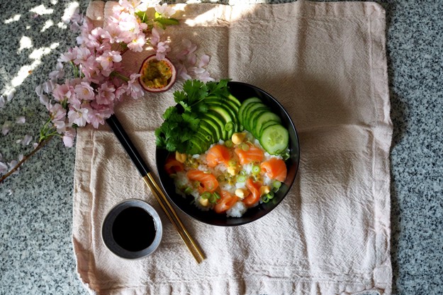 Chirashi sushi