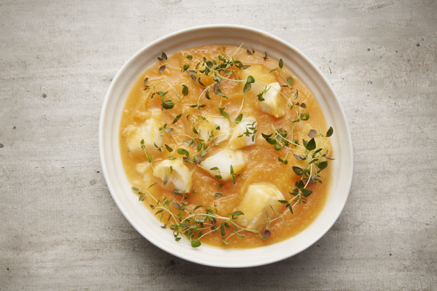 Rotpurèsuppe med torsk og timian